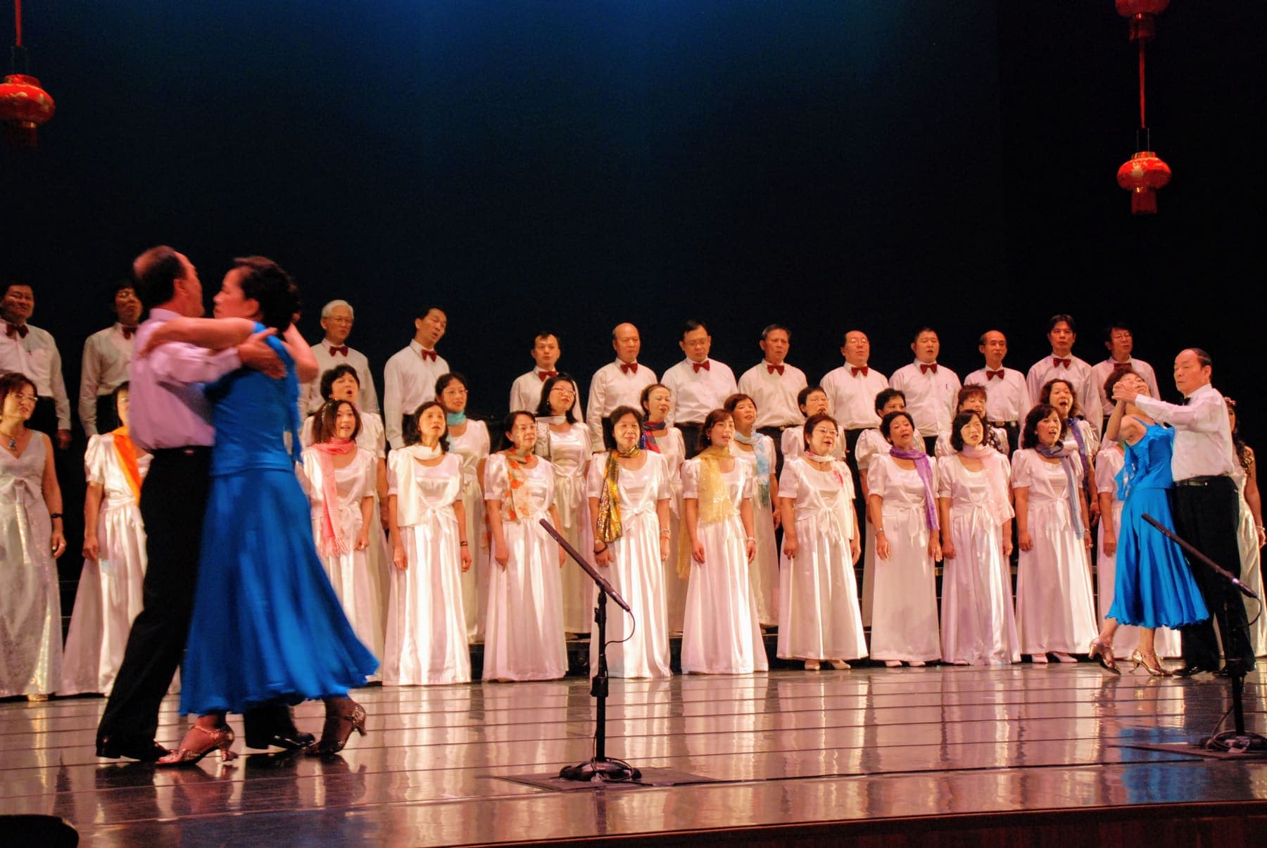 2010 新世代團員與舞台傳承